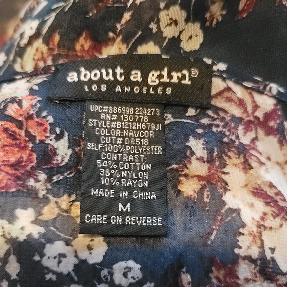 About A Girl Semi Sheer Boho Top Crocheted Lace Front and Hem Size Medium - Picture 5 of 5